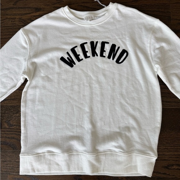 ❤️❤️White Weekend Sweatshirt - Picture 3 of 6